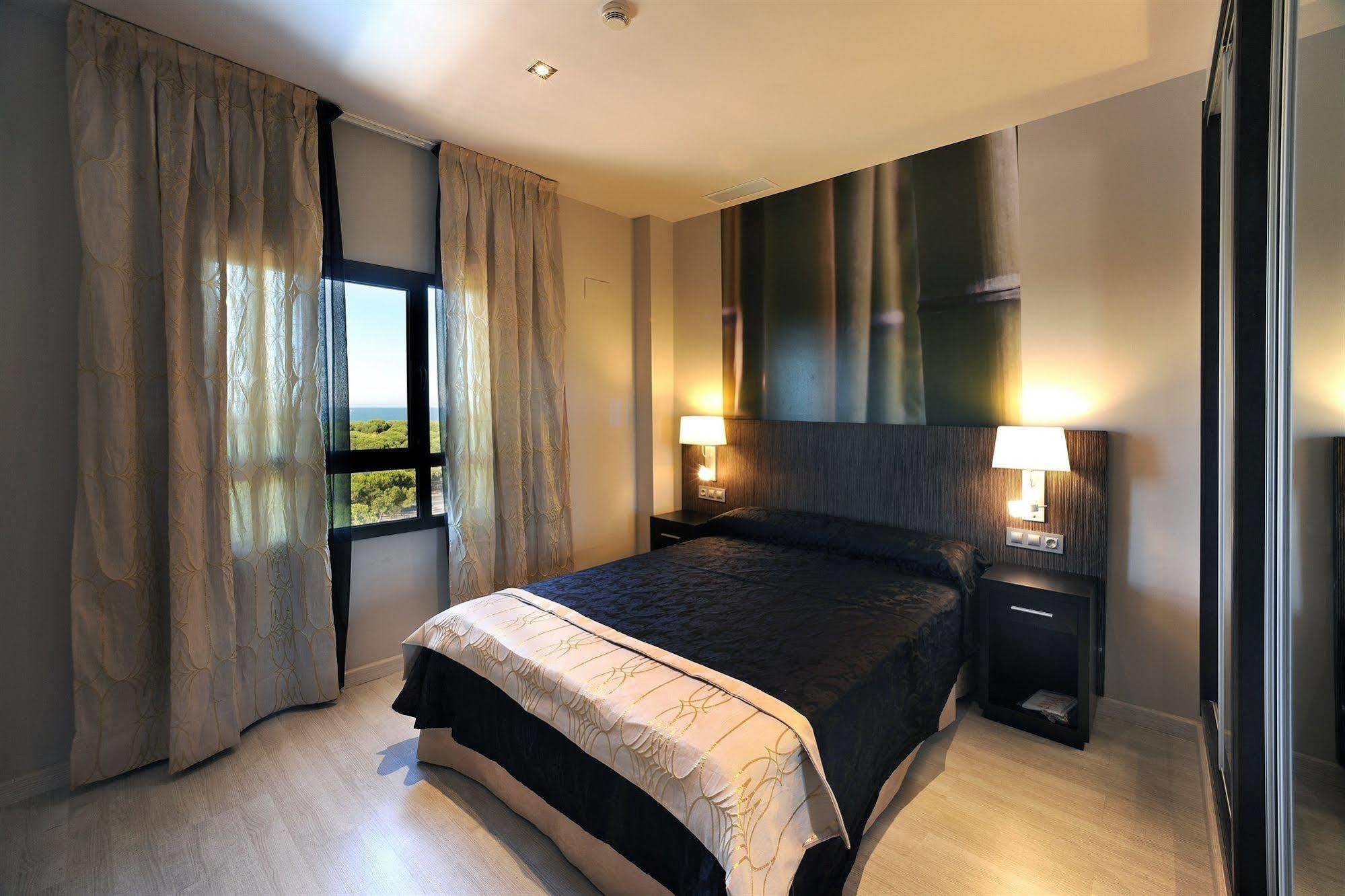 Leo Deluxe Punta Umbria (Adults Only) Apartment Exterior photo